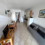 Zal Apartment *