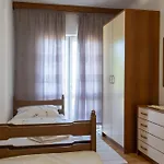 Zal Apartment *