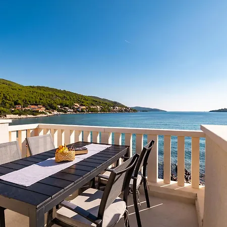 Zal Apartman Prizba